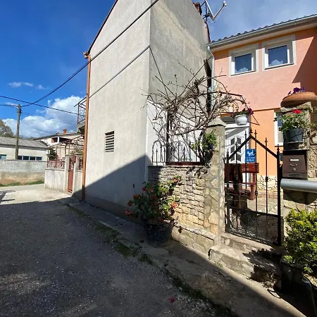 Elsa Apartment Galizana
